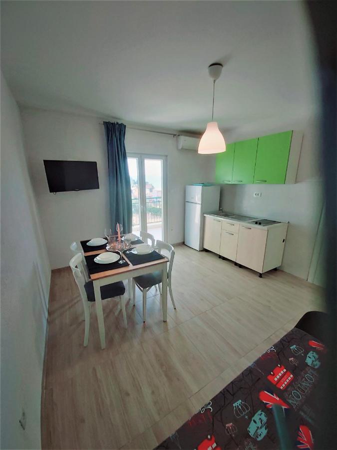 Ariana Apartment *